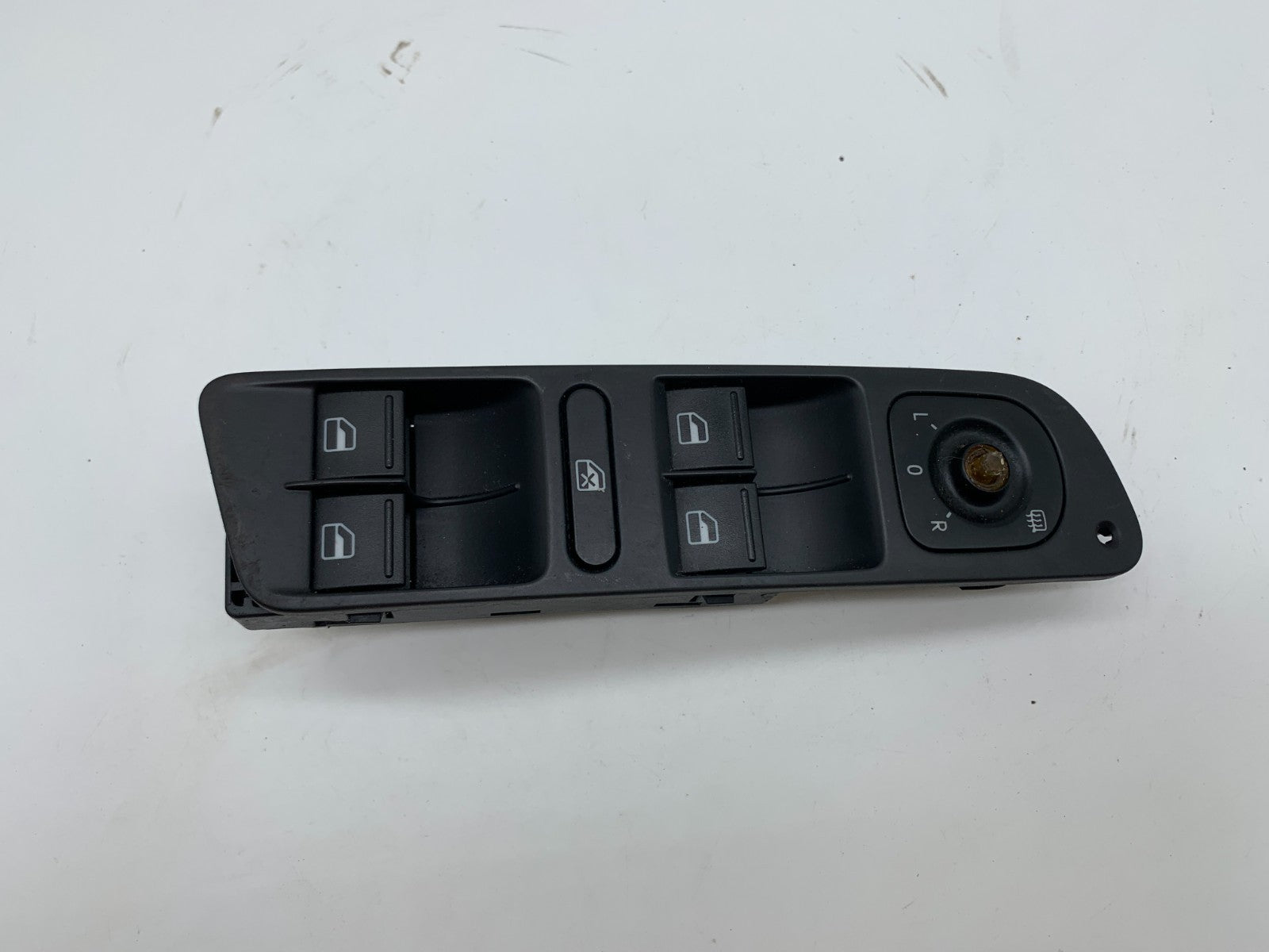 2015-2017 Volkswagen Tiguan Master Power Window Switch OEM D01B36006
