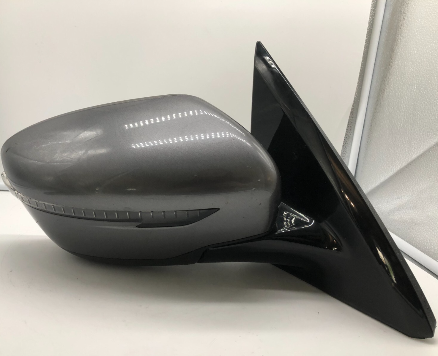 2017 Nissan Pathfinder Passenger Side Power Door Mirror Gray OEM A02B23030