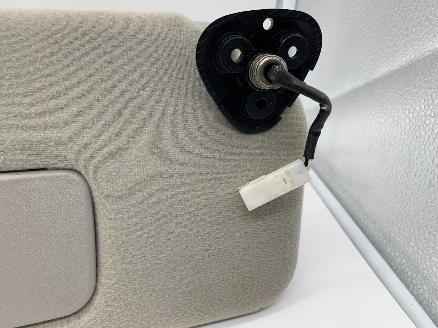 2005-2010 Toyota Sienna Passenger Sun Visor Gray Illuminated D01B20031