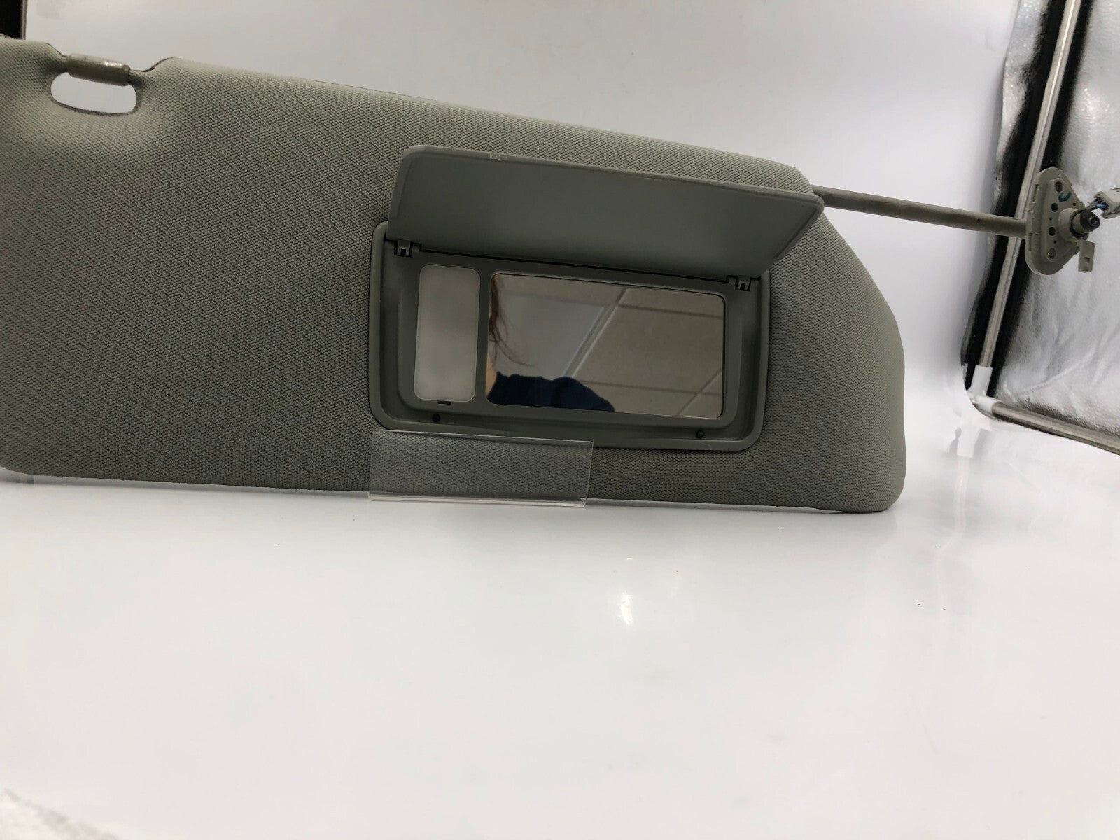 2006-2010 Honda Odyssey Passenger Sun Visor Gray Illuminated OEM B03B52081