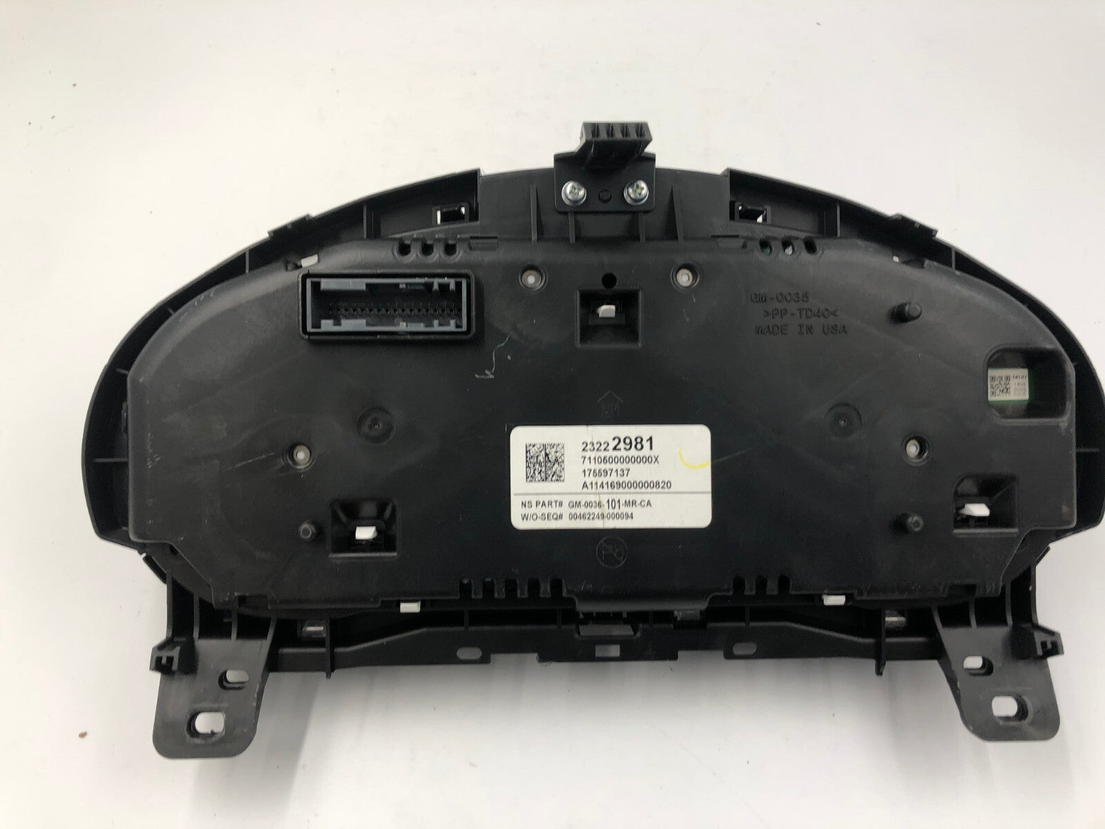 2015 Buick Regal Speedometer Instrument Cluster 12231 Miles OEM D04B10035