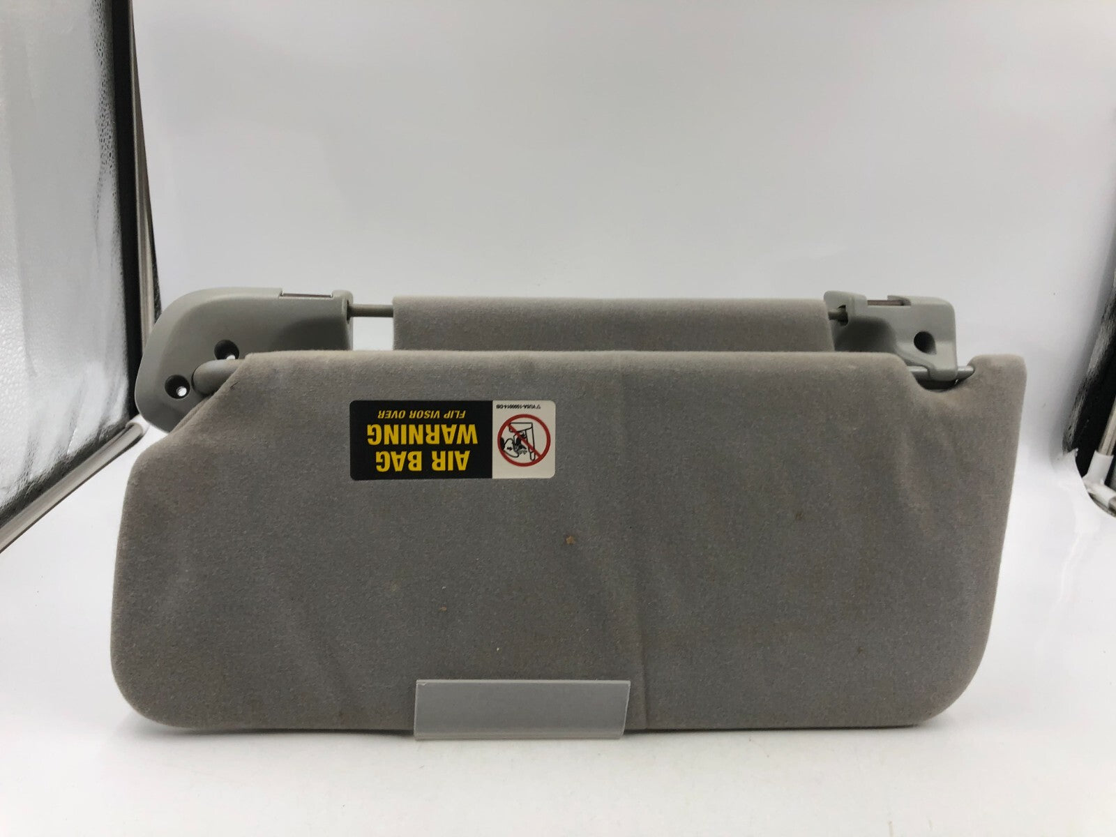 2005-2006 Lincoln Navigator Passenger Sun Visor Gray Illuminated OEM D03B30048