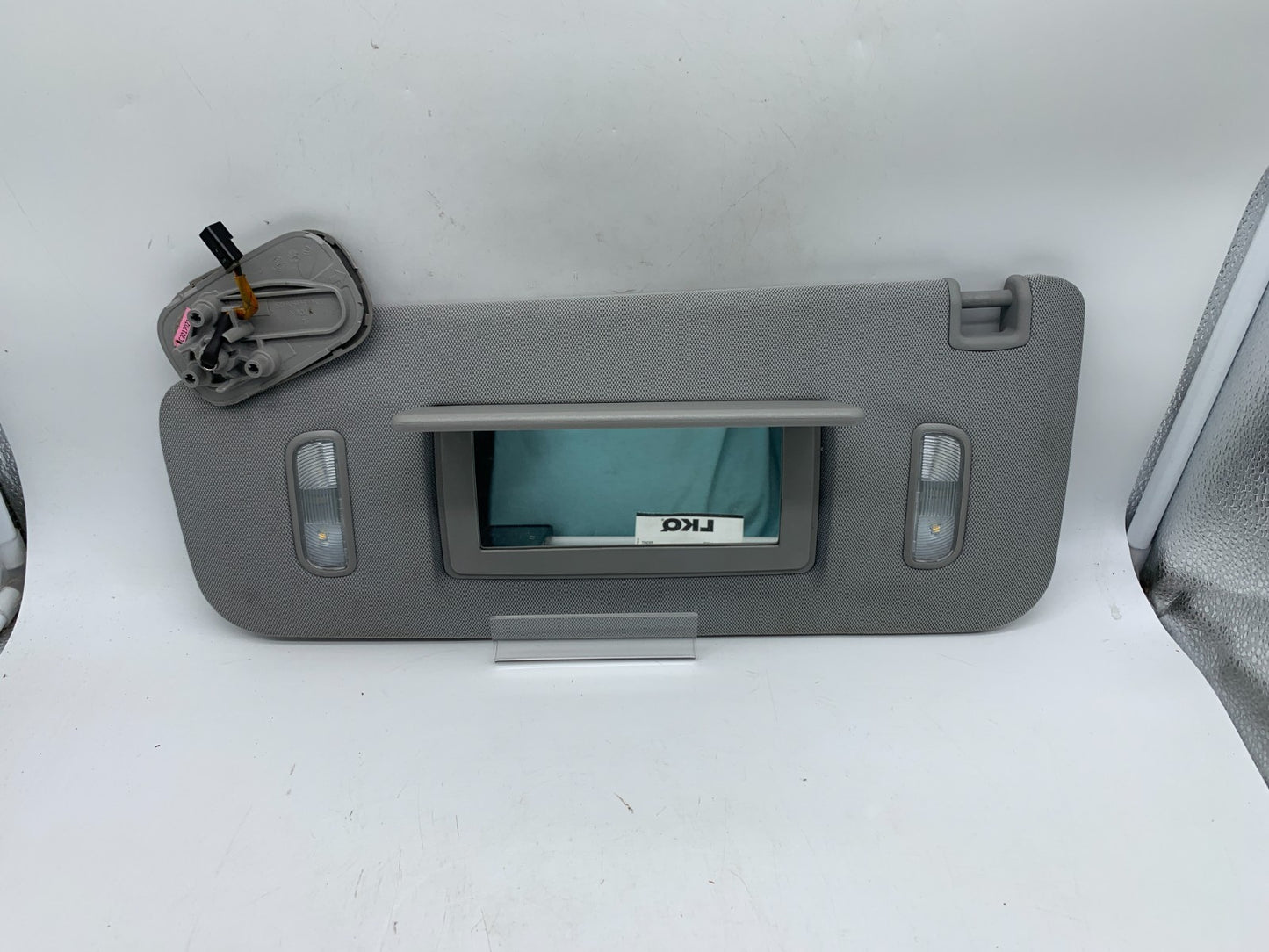 2015-2020 Chevrolet Avalanche 1500 Driver Sun Visor Gray Illuminated D03B67009