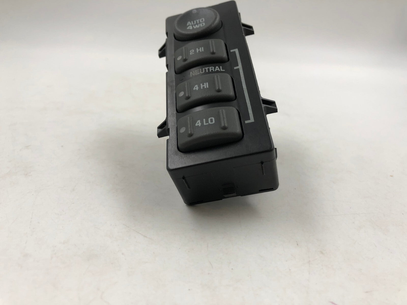 1999-2002 Chevrolet Avalanche 1500 4WD Selector Switch OEM E01B34083