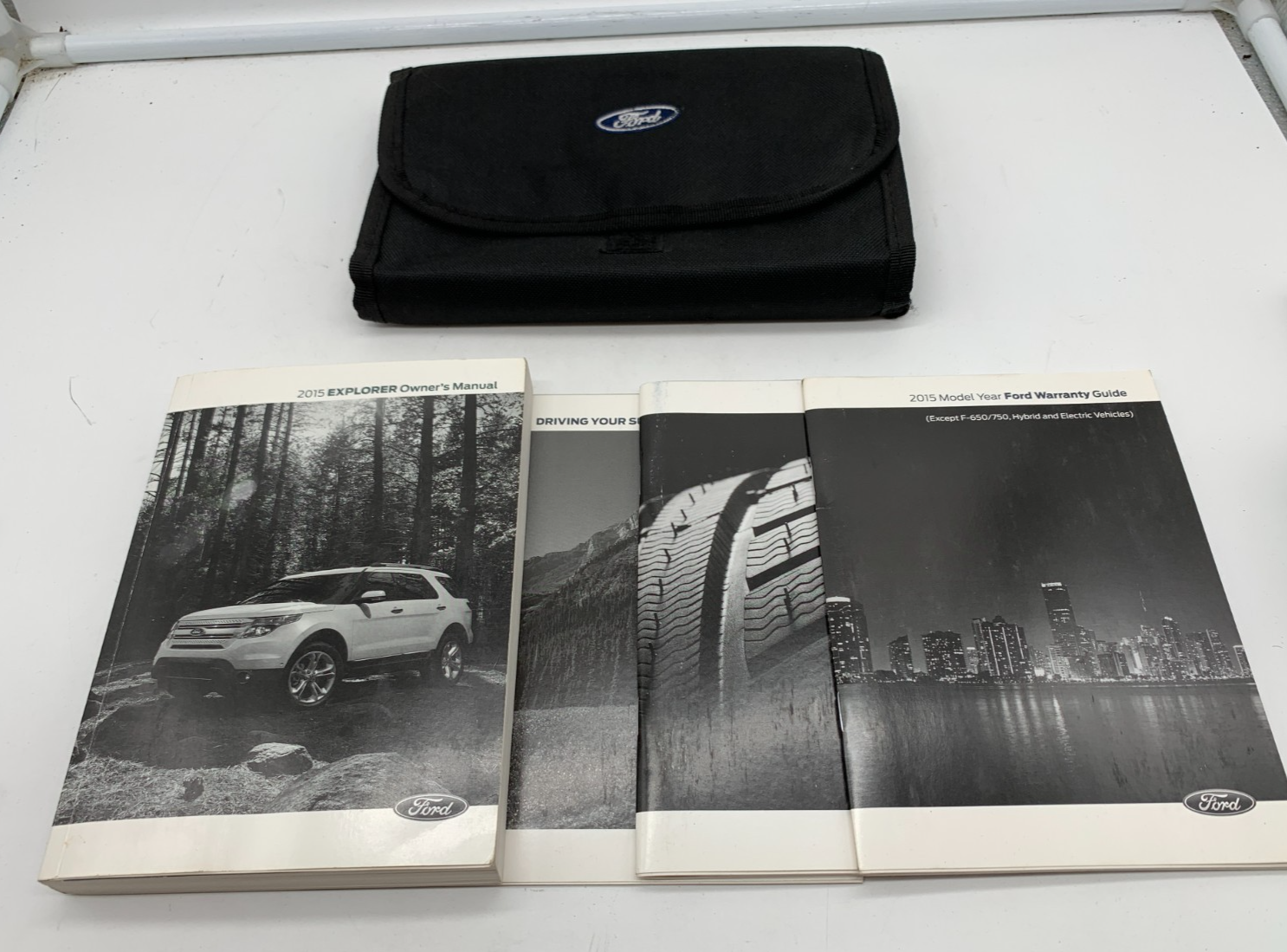 2015 Ford Explorer Owners Manual Set with Case OEM