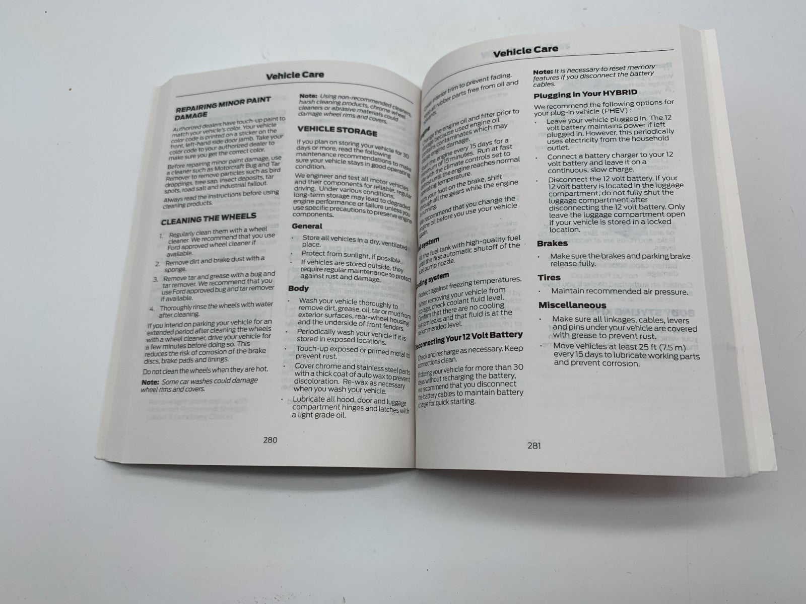 2020 Ford Fusion Hybrid Owners Manual Set with Case OEM E02B36004