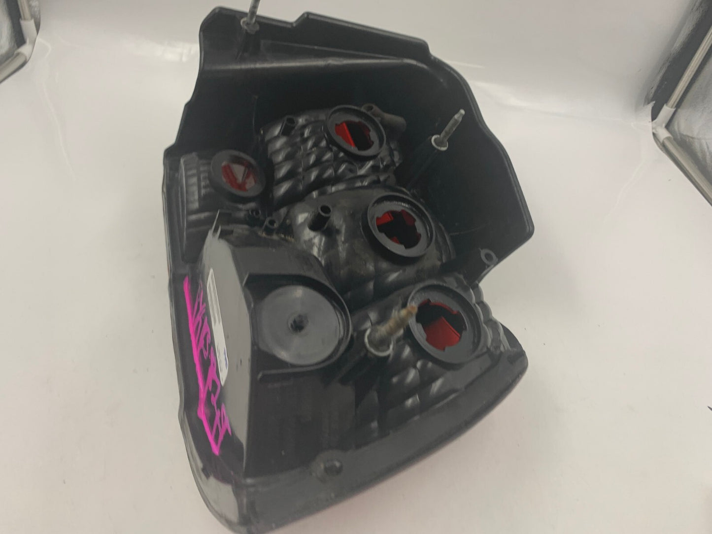 1999-2002 Ford Mustang Driver Side Tail Light Taillight OEM D01B59006