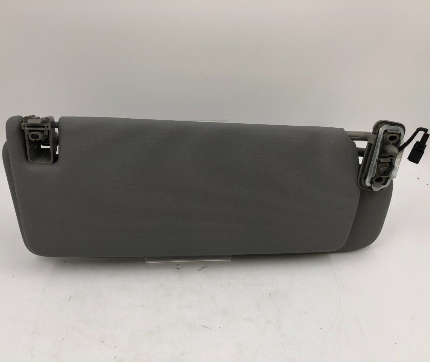 2004-2010 Volkswagen Touareg Passenger Sun Visor Gray Illuminated OEM B02B34023