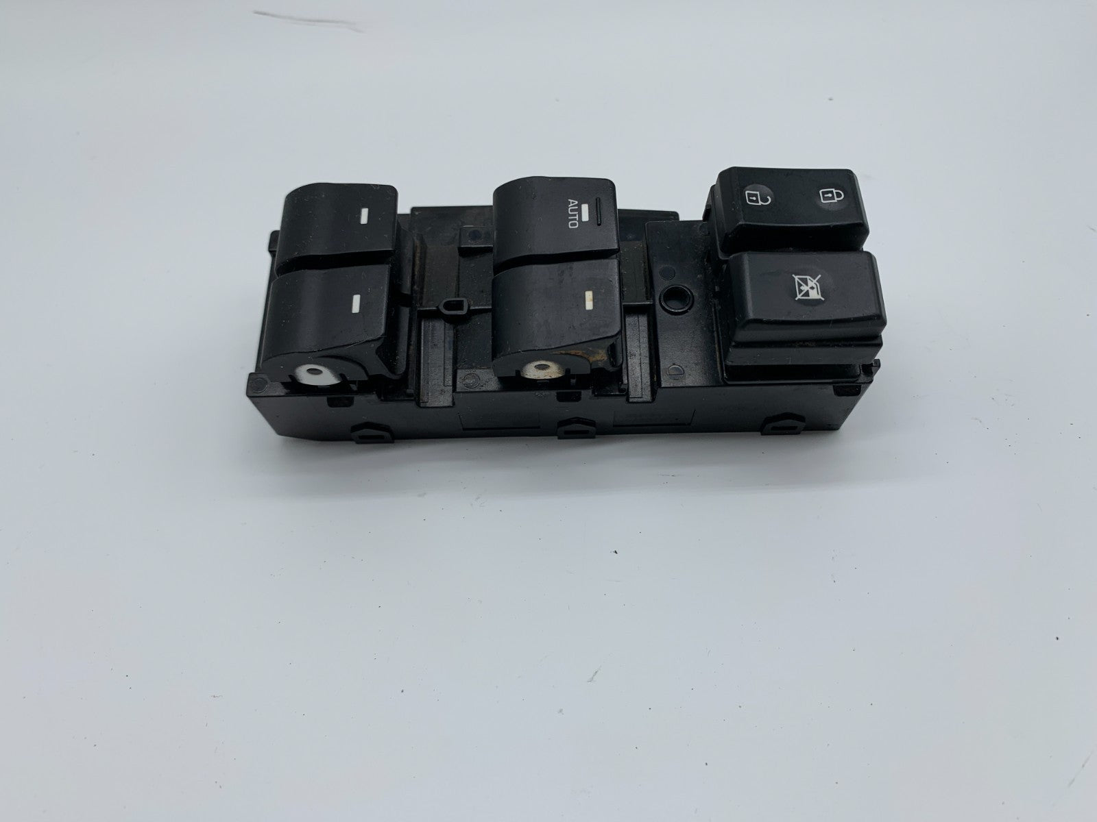 2017-2020 Hyundai Elantra Master Power Window Switch OEM B03B55040