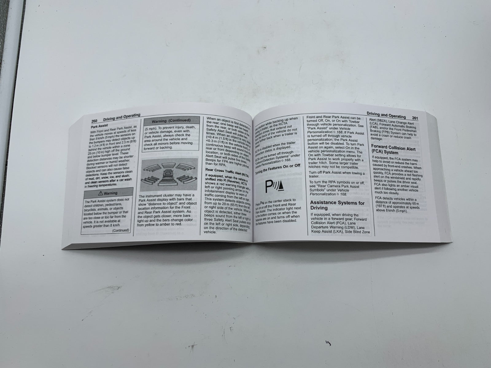 2019 Chevrolet Silverado 1500 Owners Manual Set with Case OEM C03B30094