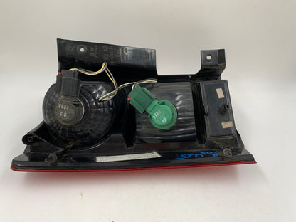 2004-2008 Chrysler Town & Country Passenger Side Tail Light OEM B02B55011