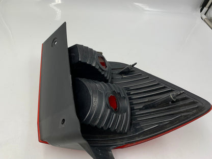 2009-2011 Dodge Journey Passenger Side Tail Light Taillight OEM E03B69005