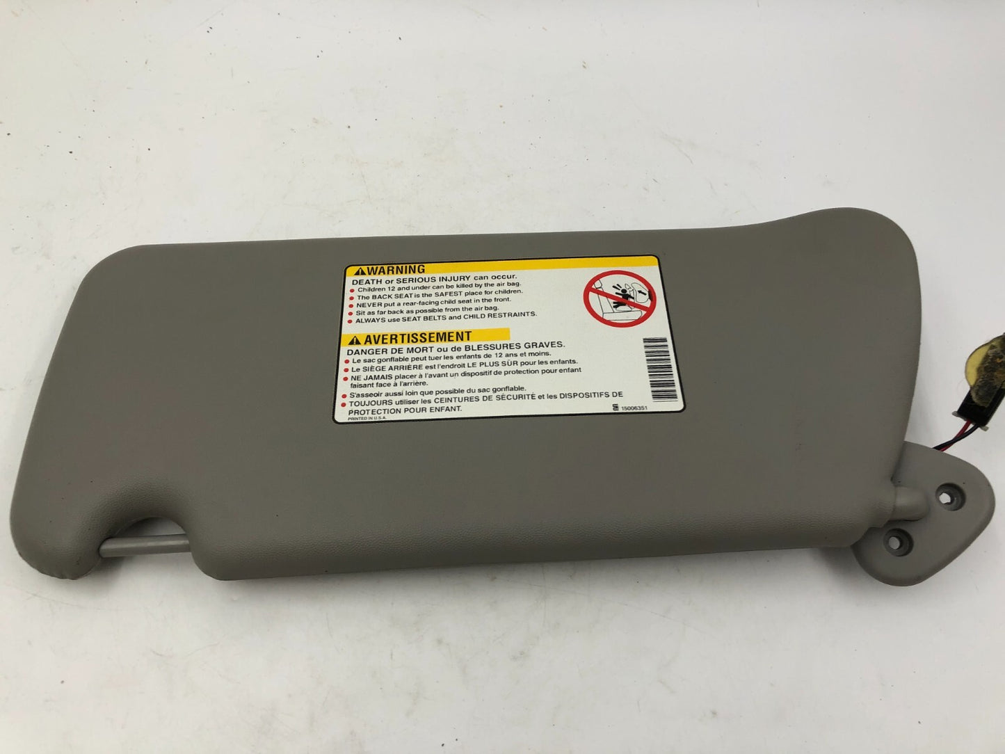 2003-2007 Cadillac CTS Passenger Sun Visor Gray Illuminated OEM A04B47043