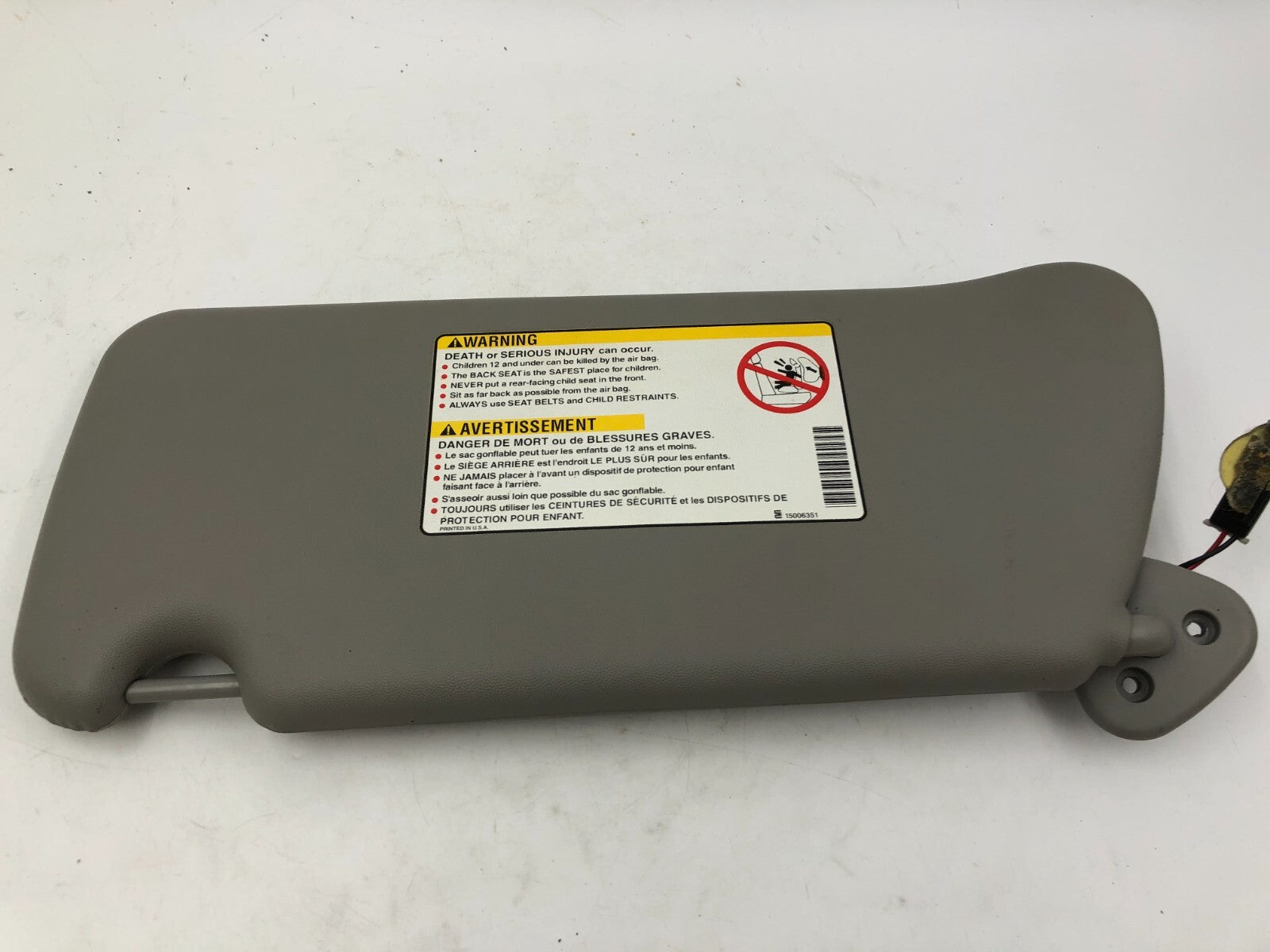 2003-2007 Cadillac CTS Passenger Sun Visor Gray Illuminated OEM A04B47043