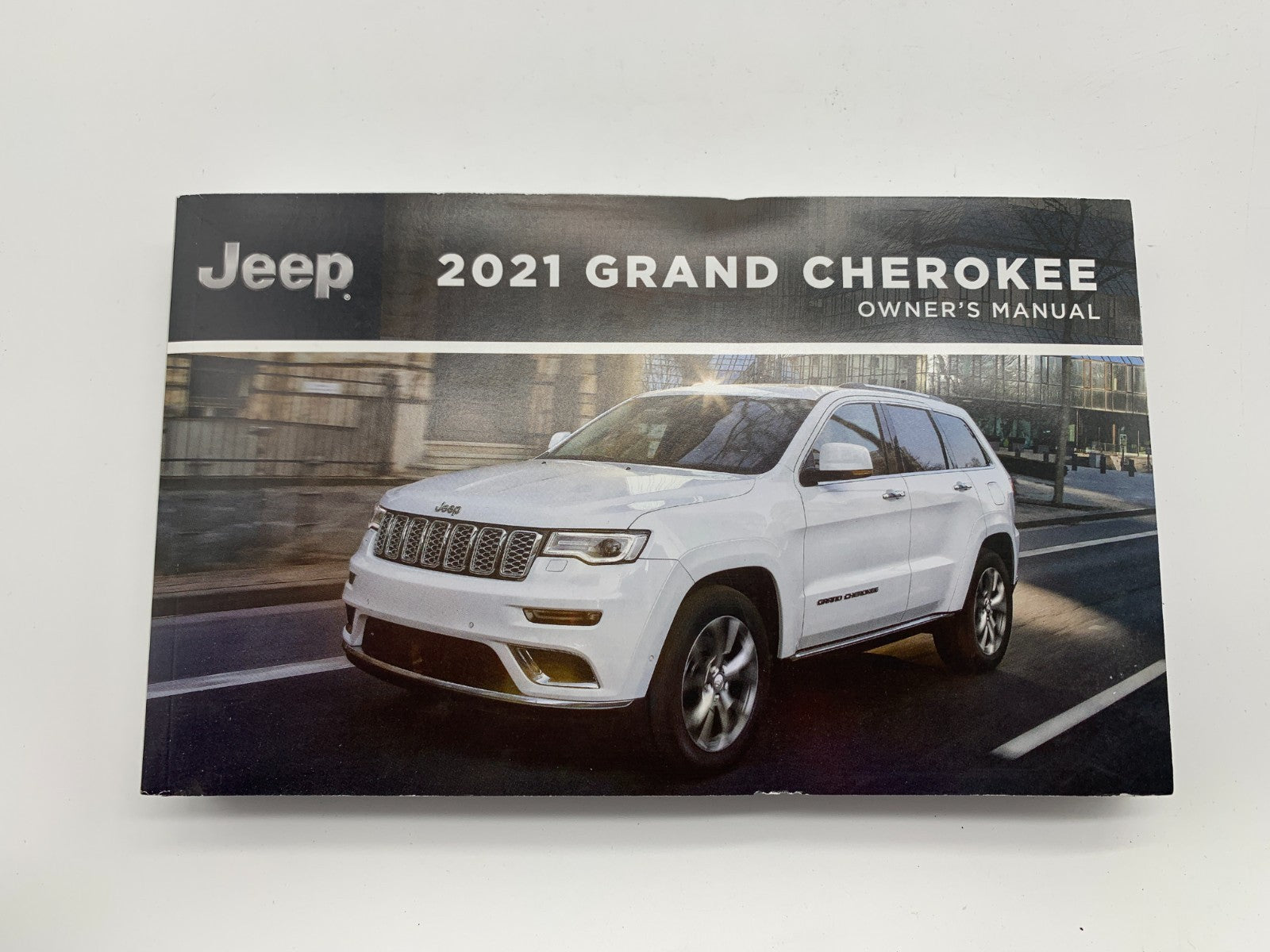 2021 Jeep Grand Cherokee Owners Manual Set with Case OEM B03B24011