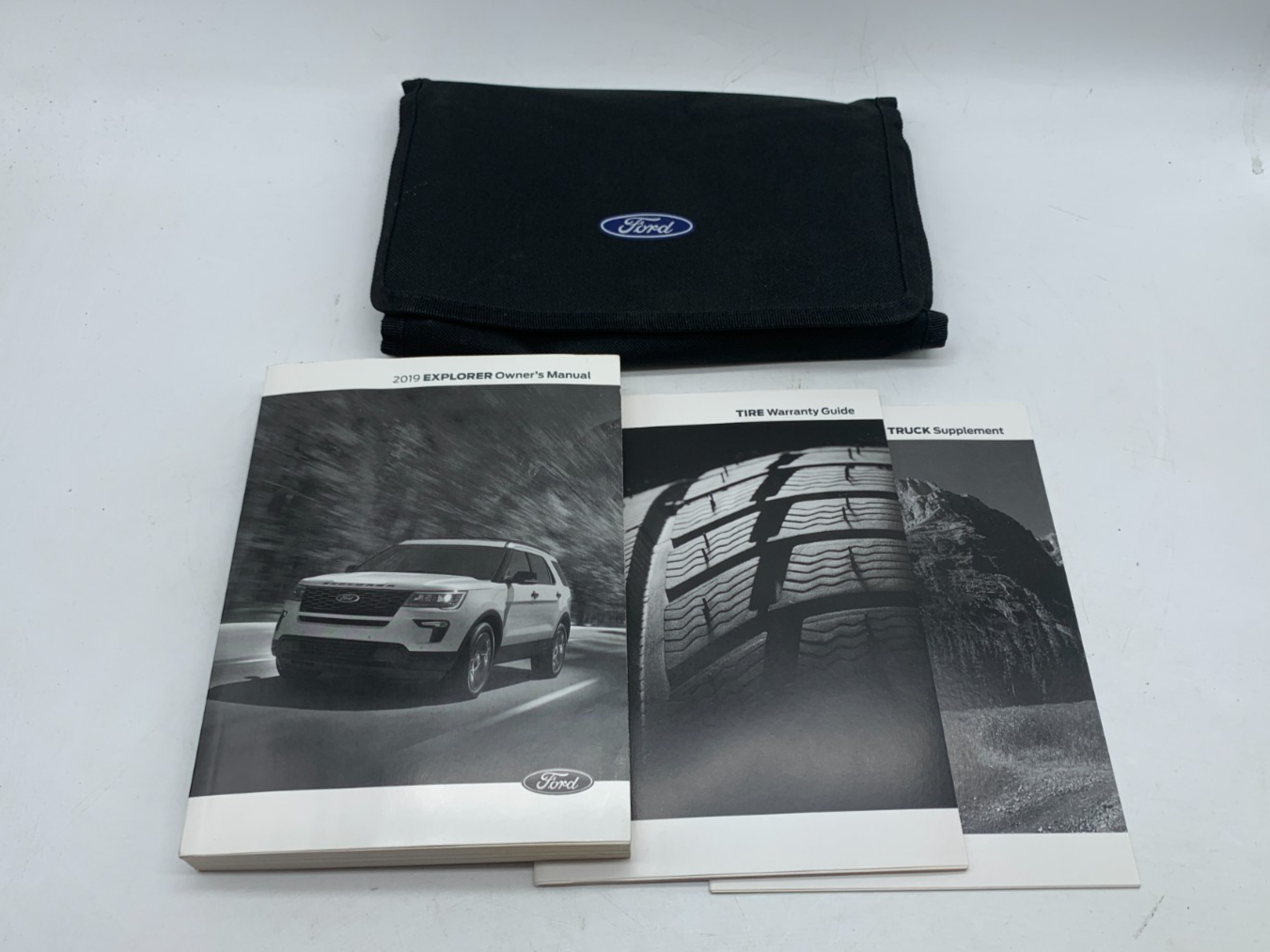 2019 Ford Explorer Owners Manual Set with Case OEM D03B37005
