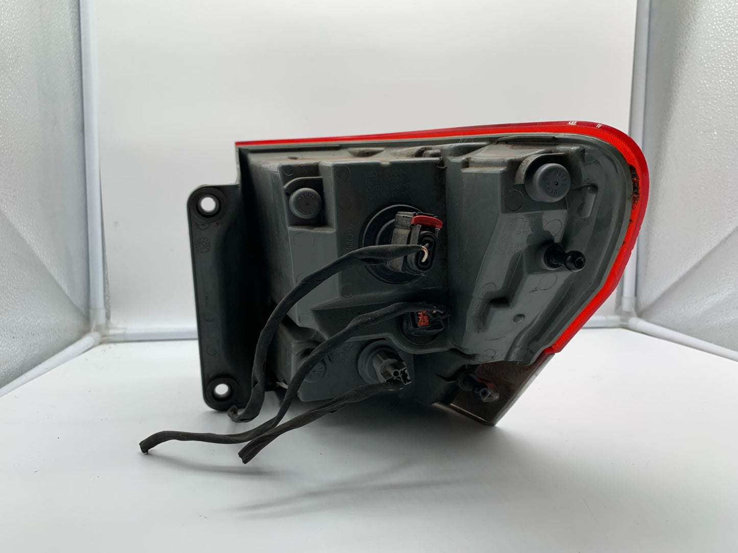 2015-2021 Jeep Grand Cherokee Driver Side Tail Light Taillight OEM B04B11045