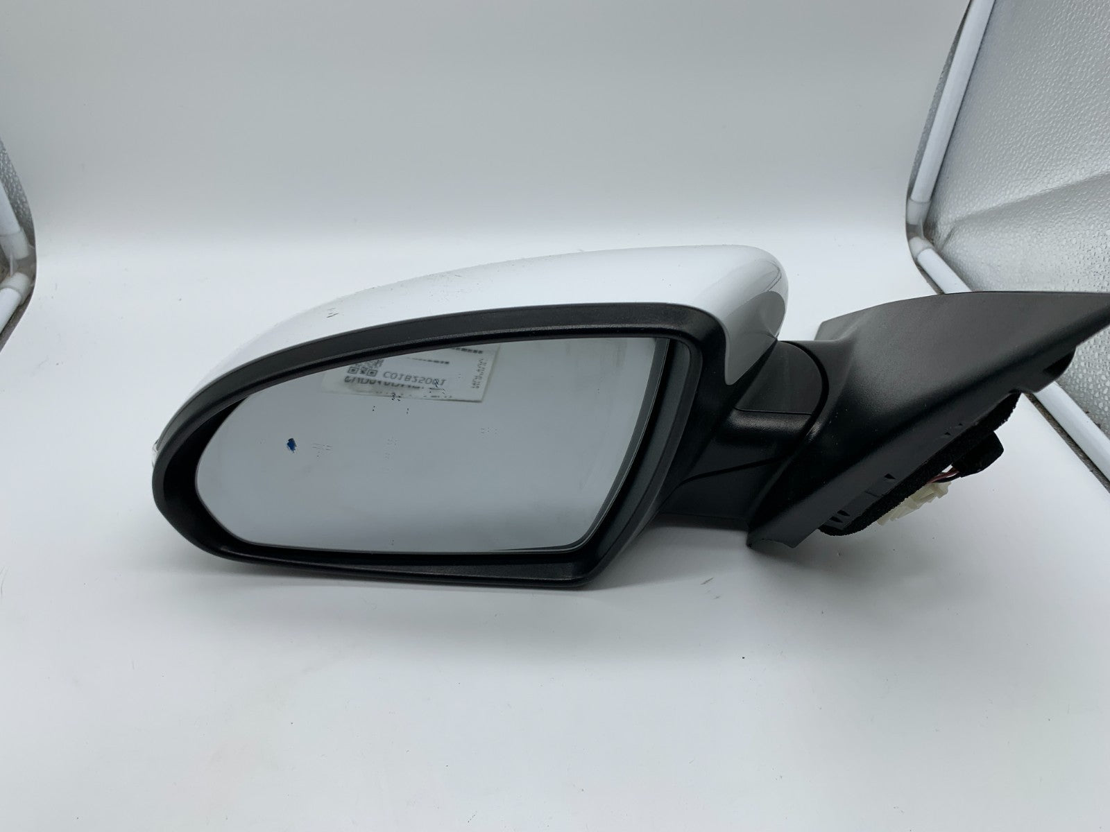 2016-2020 Kia Optima Driver Side View Power Door Mirror White C01B25001