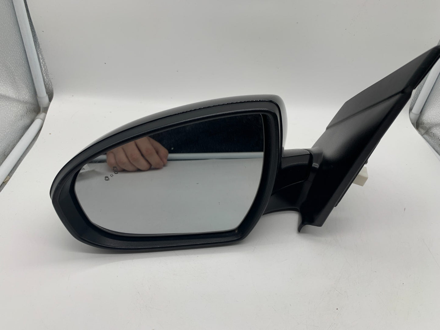 2016-2018 Hyundai Tucson Driver Side View Power Door Mirror Black BSA OEM C04B44