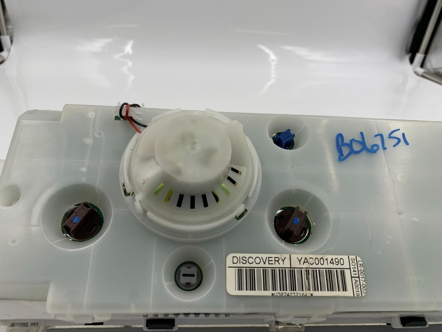 2003-2004 Land Rover Discover Speedometer Instrument  104860 Miles OEM B02B01034