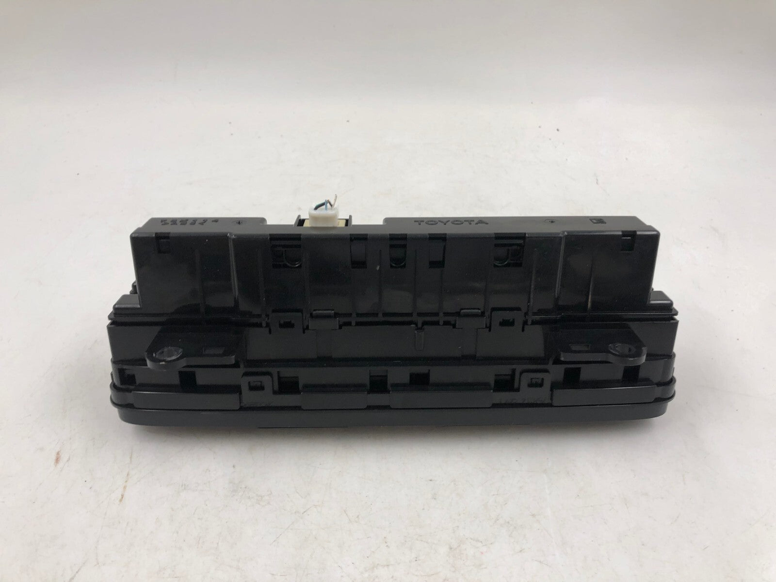 2017-2019 Toyota Corolla AC Heater Climate Control Unit OEM B03B45006