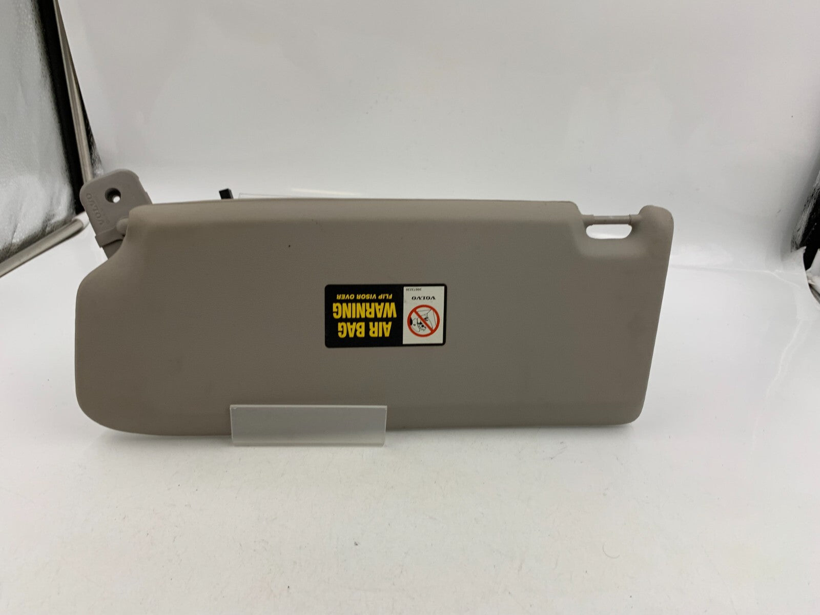 2004-2006 Volvo V50 Passenger Sun Visor Gray Illuminated OEM B03B18021