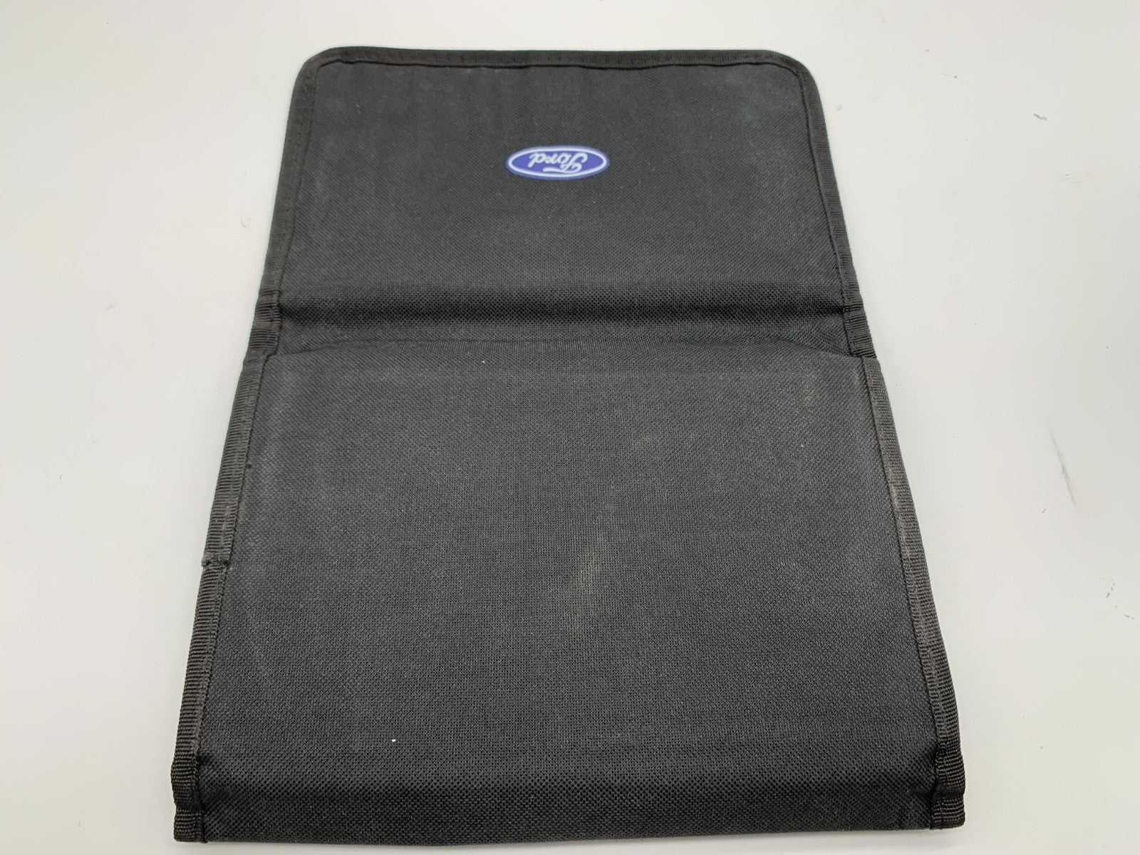 2018 Ford Fusion Owners Manual Set with Case OEM C03B65012