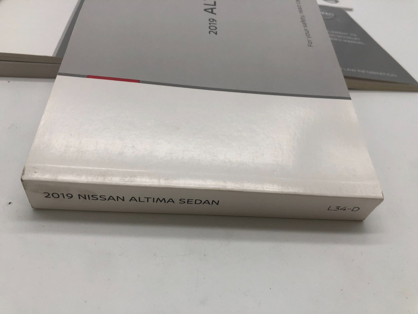 2019 Nissan Altima Owners Manual Set with Case OEM A03B01084