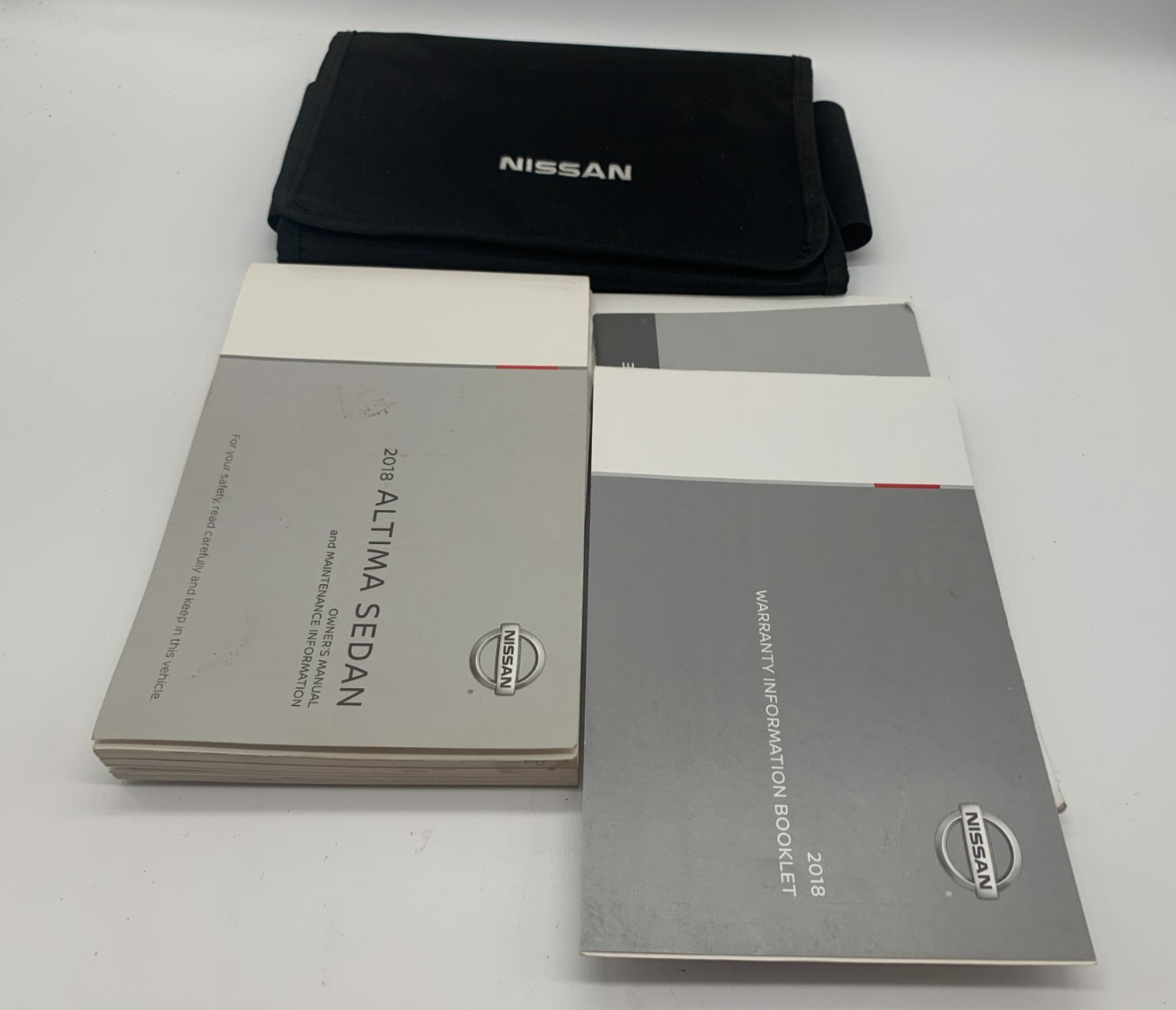 2018 Nissan Altima Owners Manual Set With Case OEM
