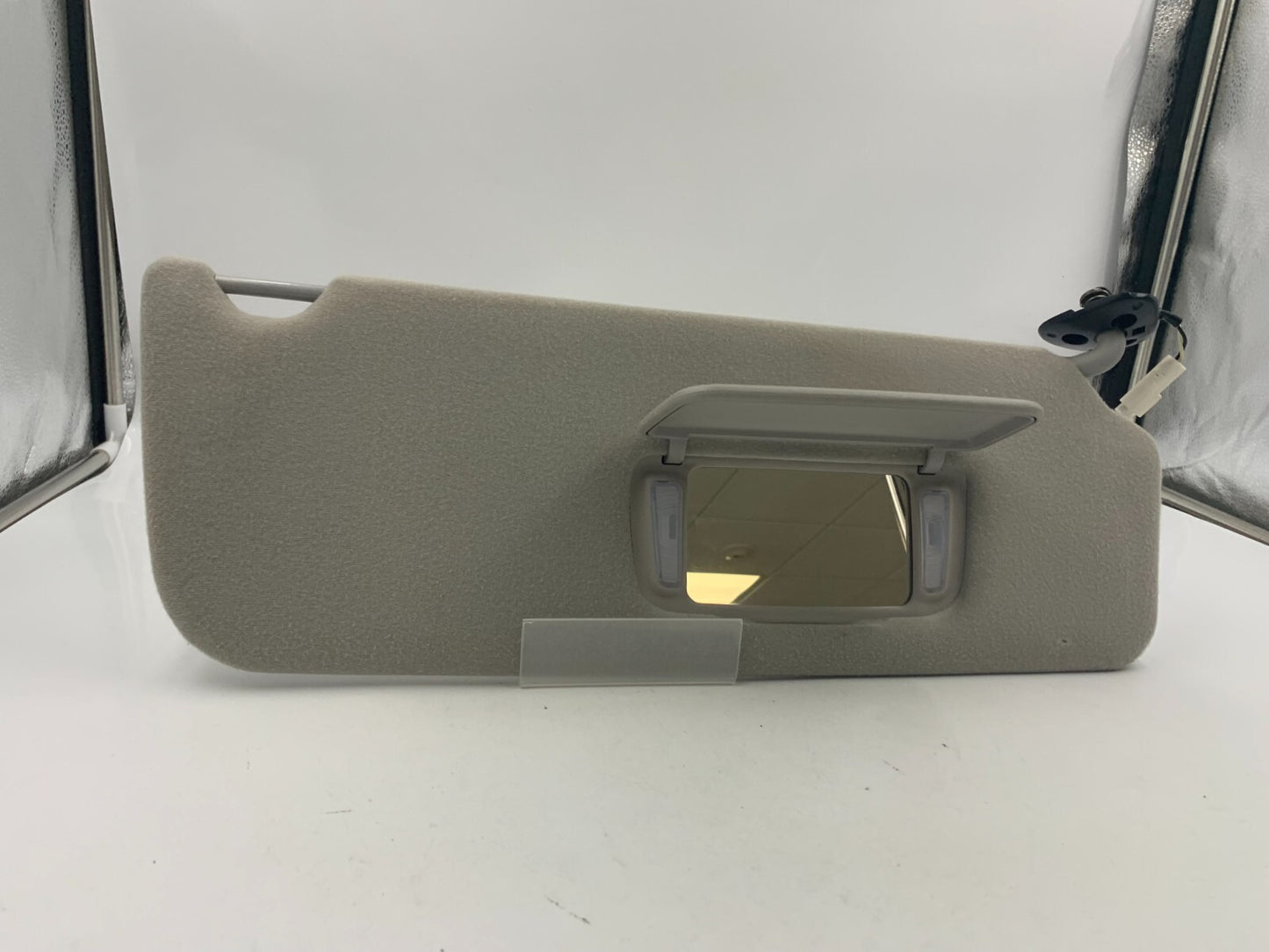 2005-2010 Toyota Sienna Passenger Sun Visor Gray Illuminated OEM E03B54059