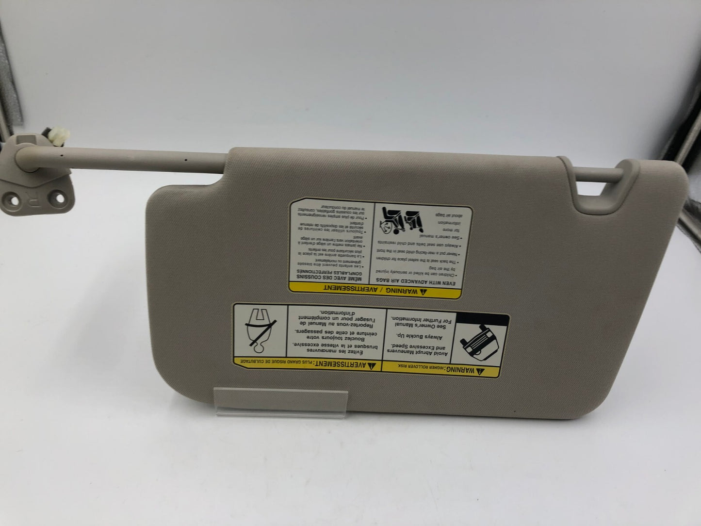 2014-2017 Nissan Rogue Passenger Sun Visor Gray Illuminated OEM D01B40010