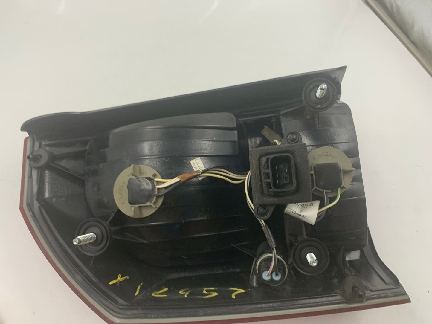 2005-2007 Chrysler 300 Passenger Side Tail Light Tailight OEM A03B28082