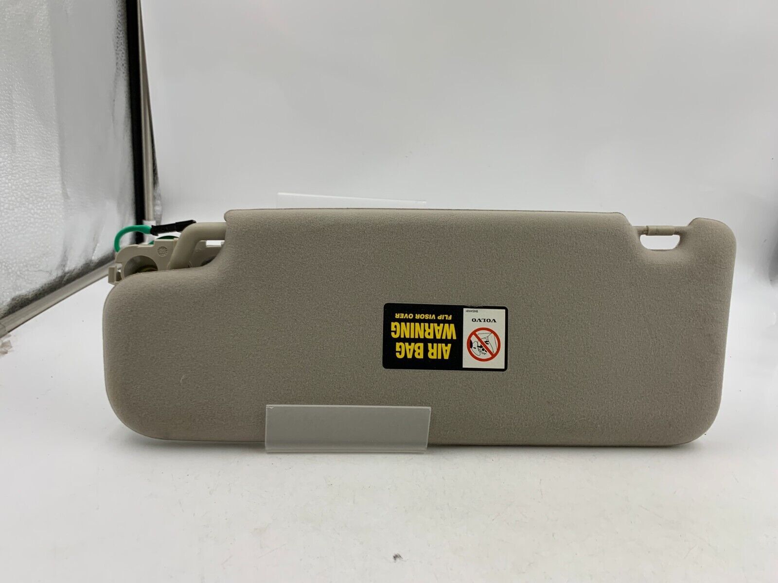 2000-2005 Volvo S80 Passenger Sun Visor Beige Illuminated OEM D04B57008