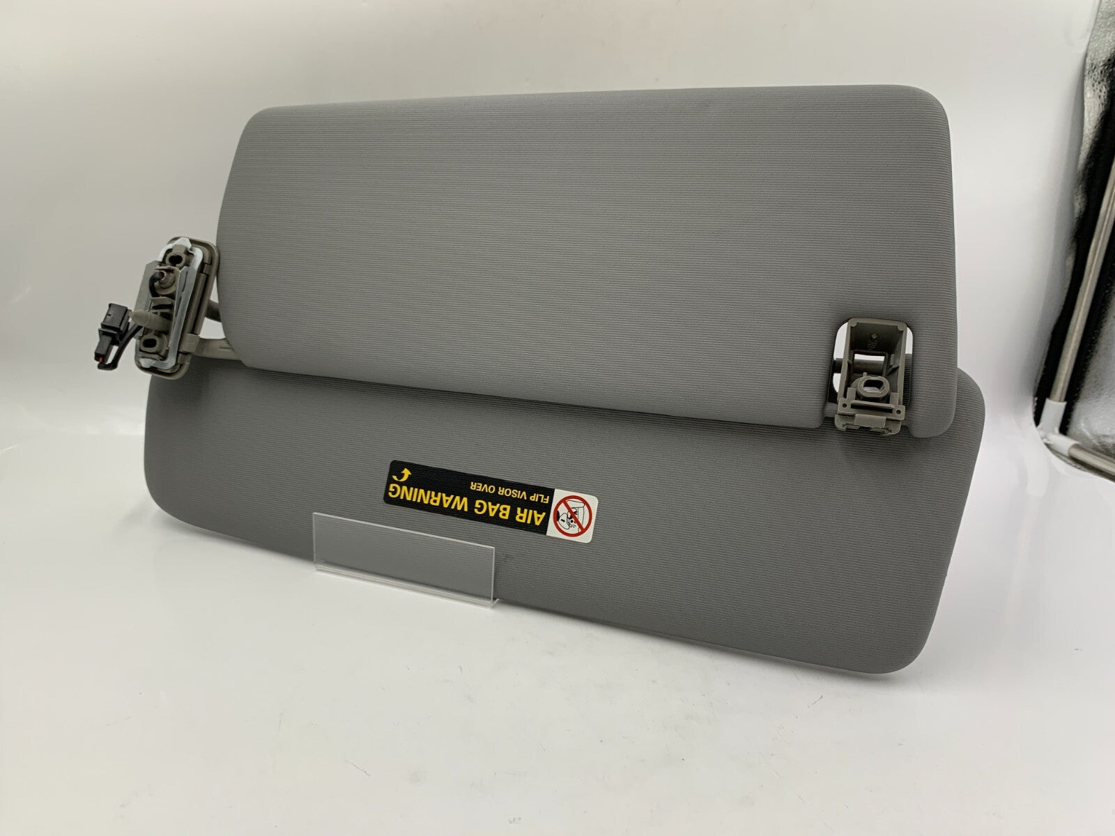 2004-2010 Volkswagen Touareg Passenger Sun Visor Gray Illuminated OEM B02B34023