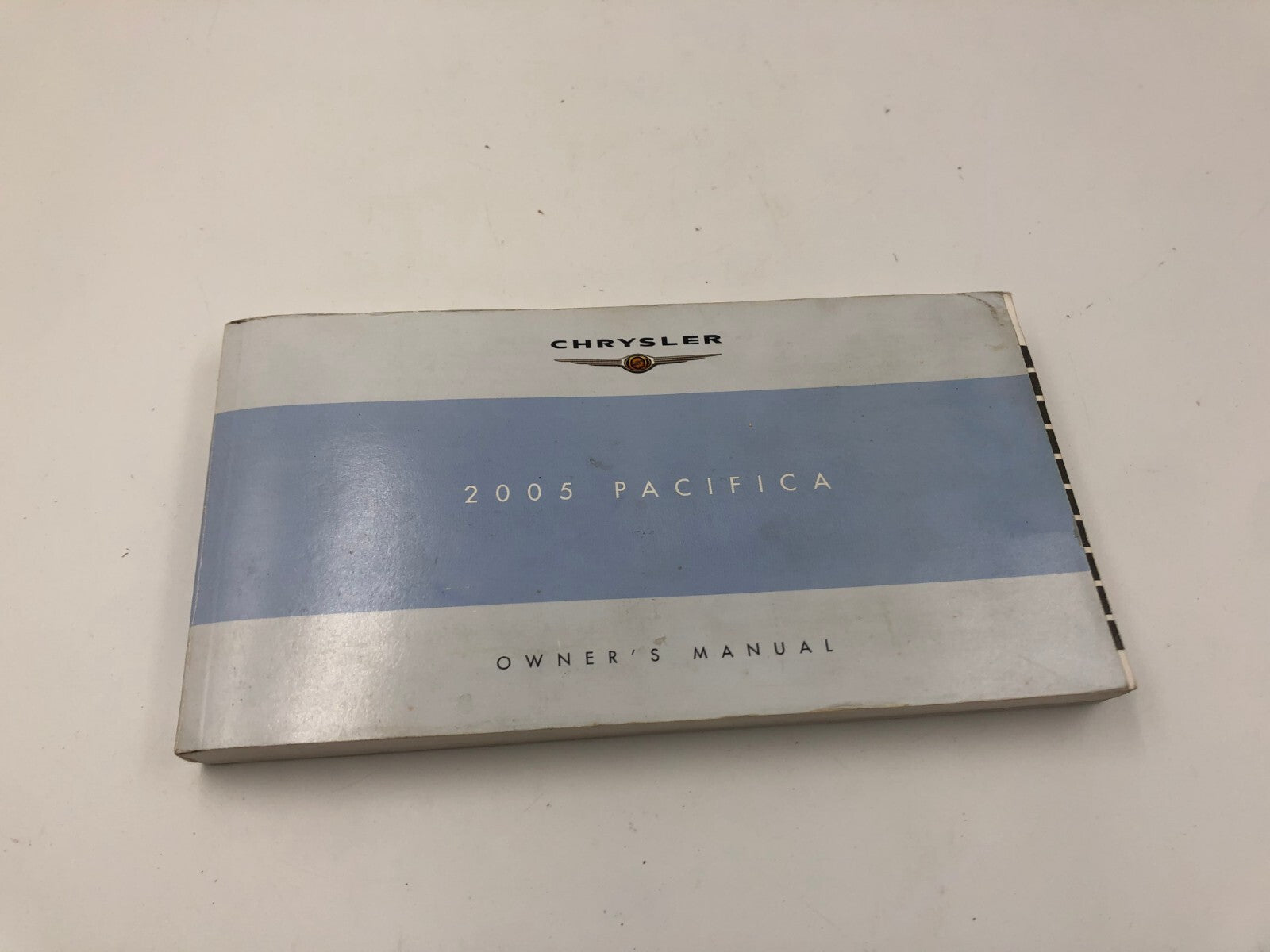 2005 Chrysler Pacifica Owners Manual with Case OEM C01B32028