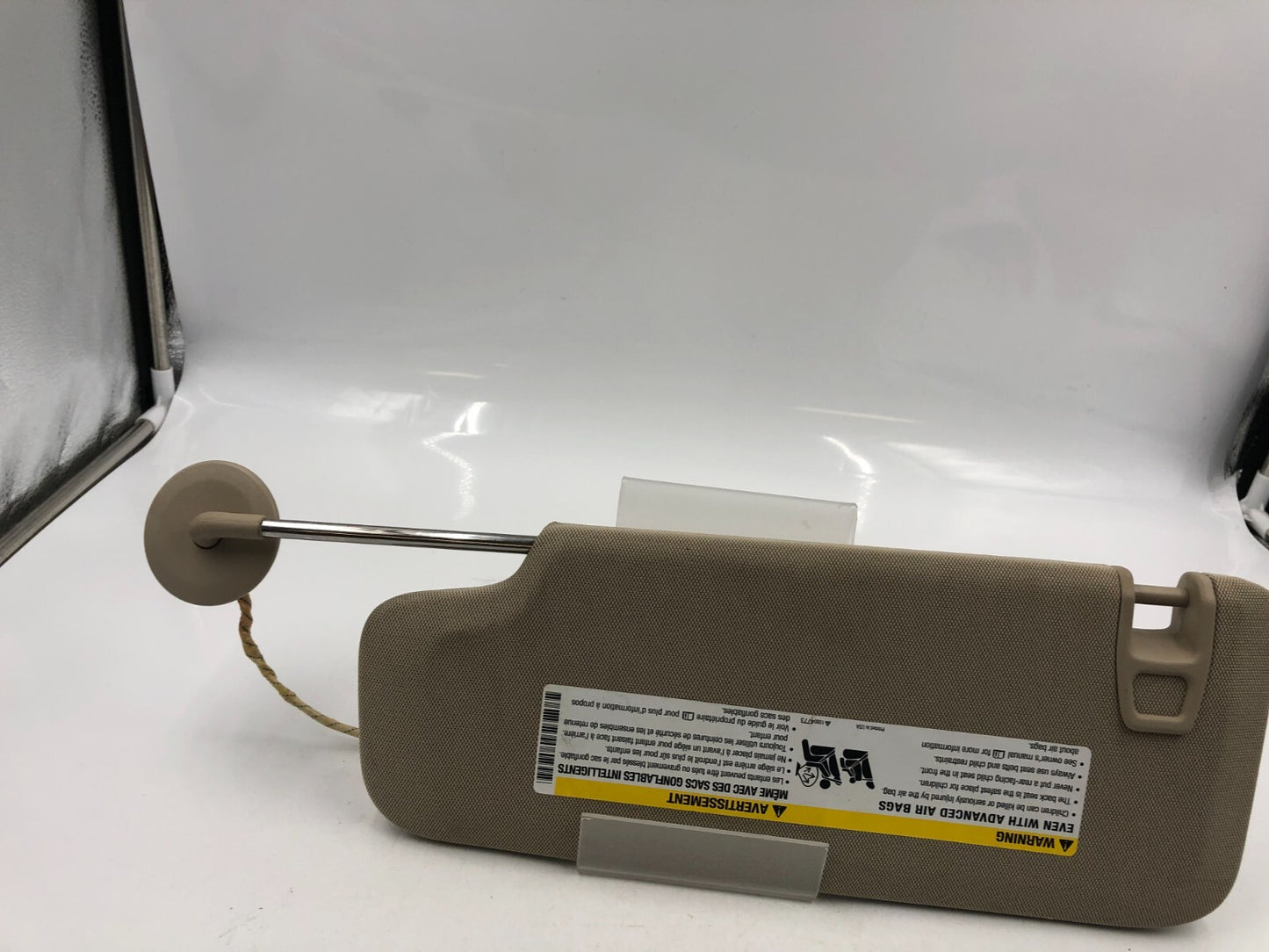 2014-2019 Cadillac CTS Passenger Sun Visor Beige Illuminated OEM B03B06086