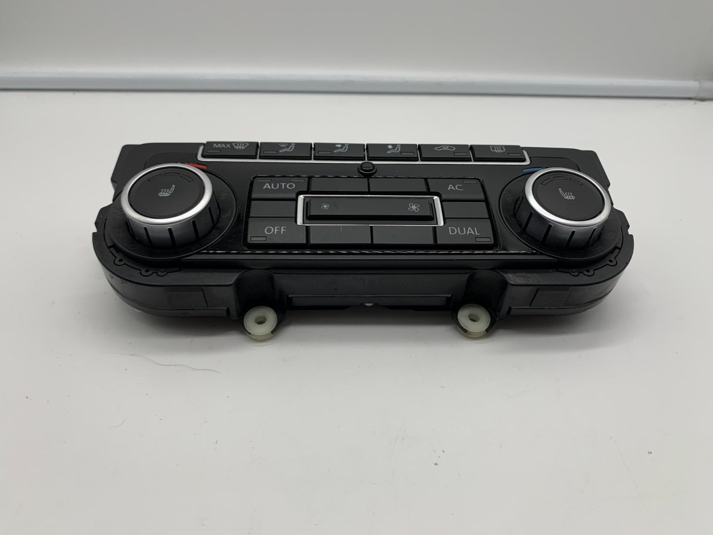 2009-2010 Volkswagen EOS AC Heater Climate Control Unit OEM C01B24024