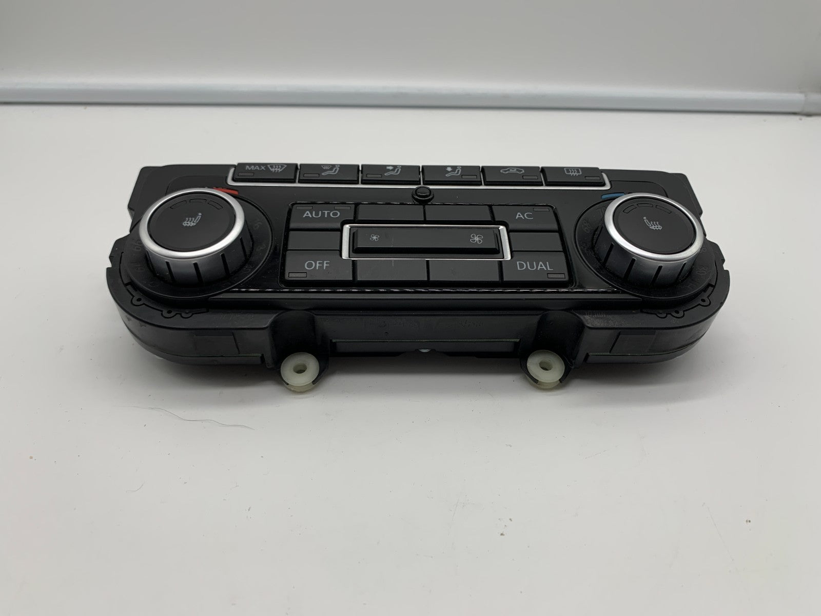 2009-2010 Volkswagen EOS AC Heater Climate Control Unit OEM C01B24024