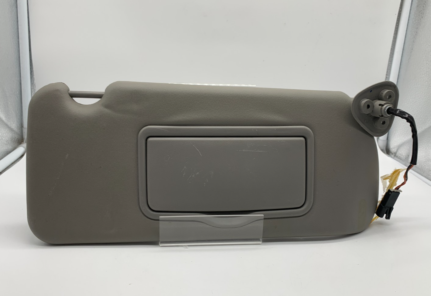 2003-2007 Cadillac CTS Passenger Sun Visor Illuminated Gray OEM D01B20034
