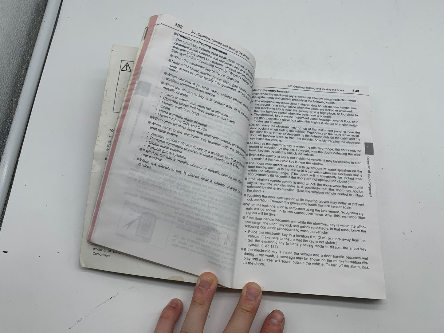 2018 Toyota RAV4 RAV 4 Owners Manual Set OEM B03B28032