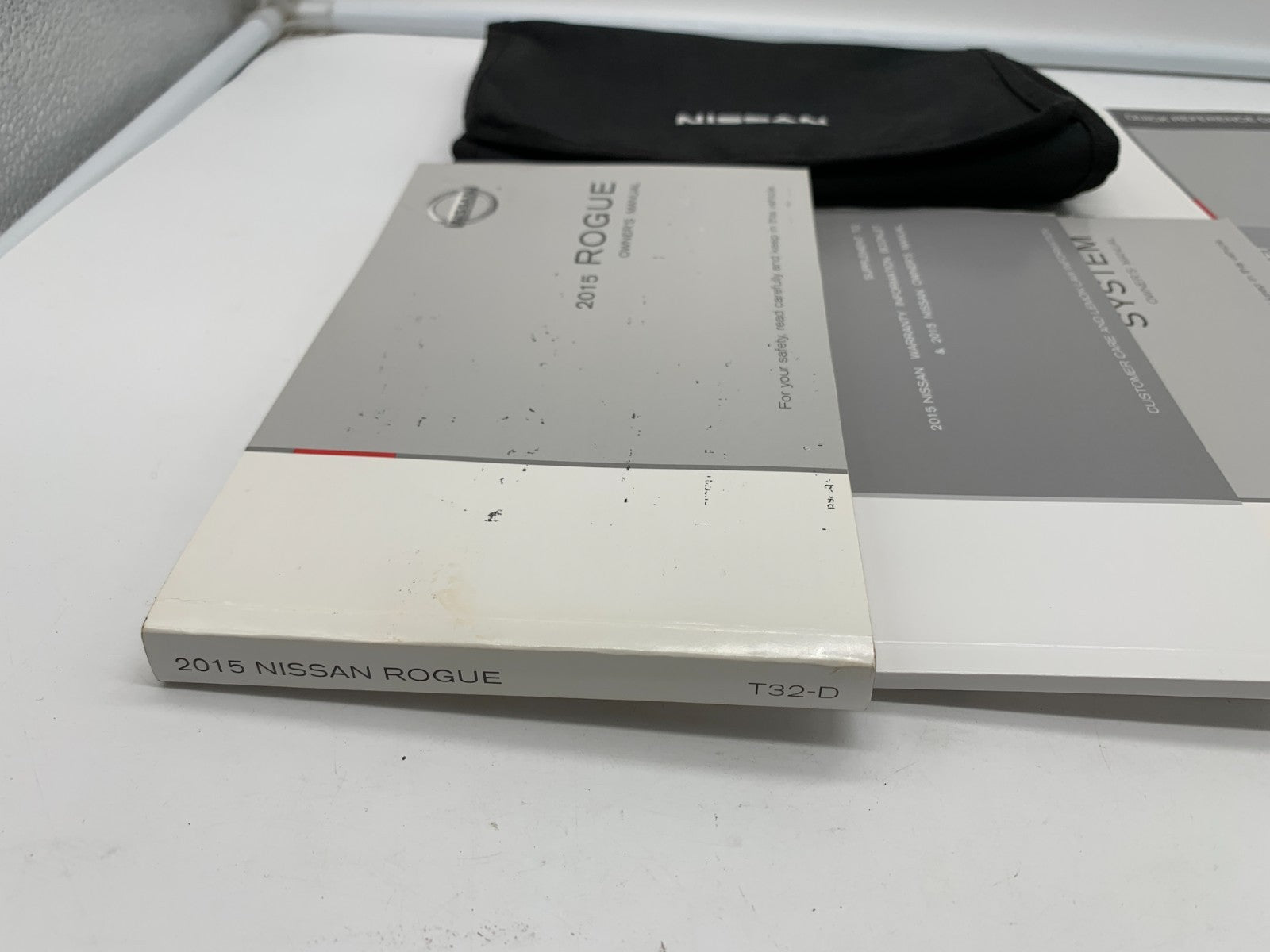 2015 Nissan Rogue Owners Manual Set with Case OEM D03B05023
