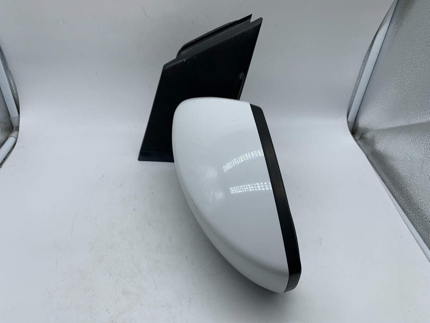 2017-2019 Ford Escape Driver Side View Power Door Mirror White OEM D03B39003
