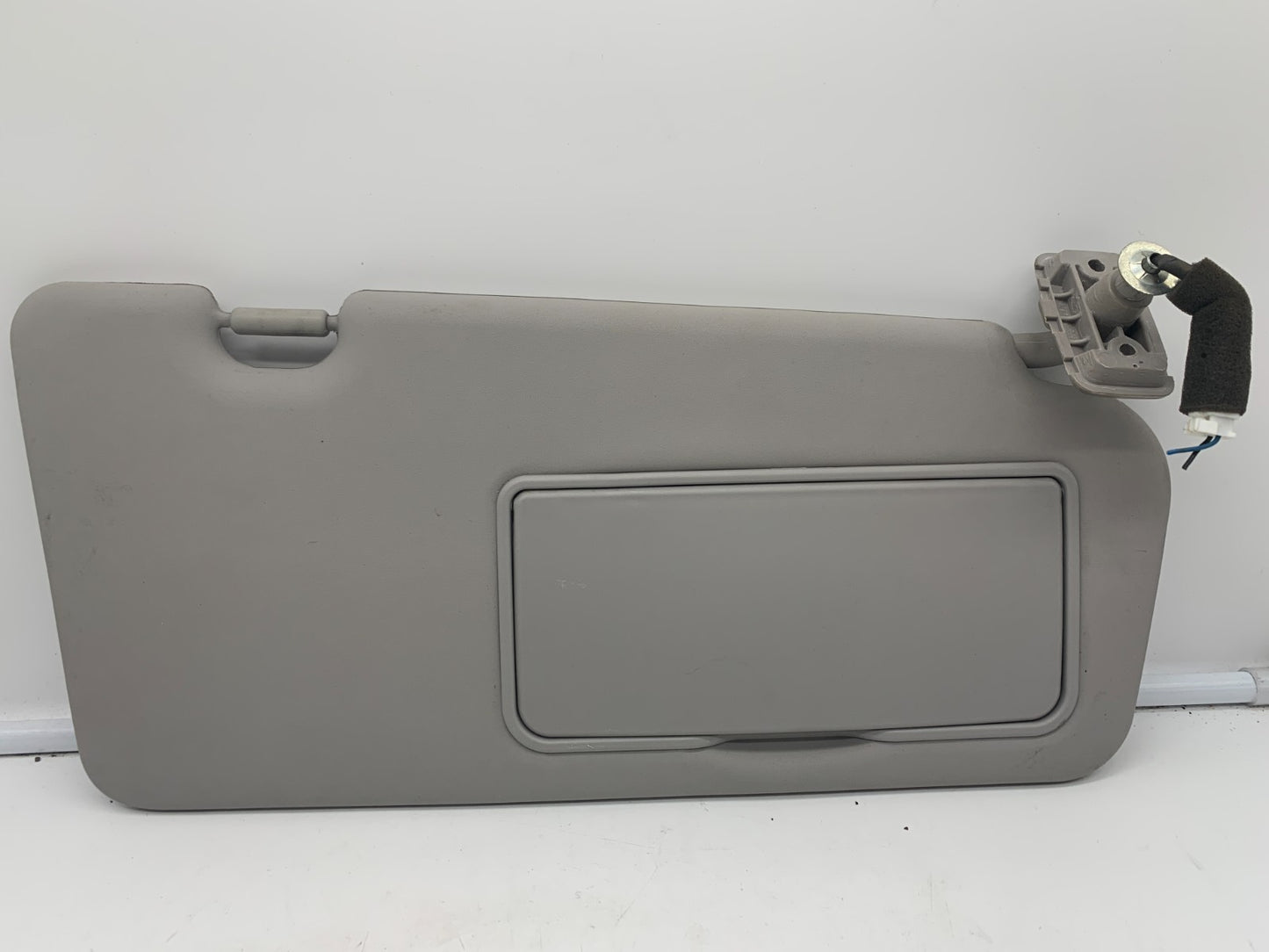 2006-2014 Kia Sedona Passenger Sun Visor Gray Illuminated OEM A01B49040