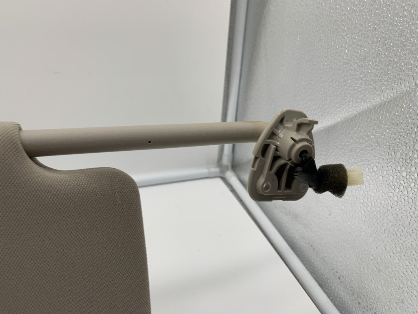 2014-2017 Nissan Rogue Passenger Sun Visor Gray with Illumination OEM