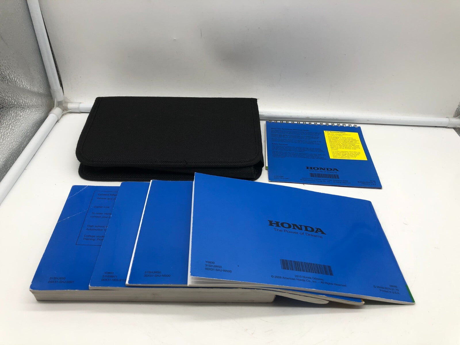 2010 Honda Odyssey Owners Manual Set with Case OEM A02B05009