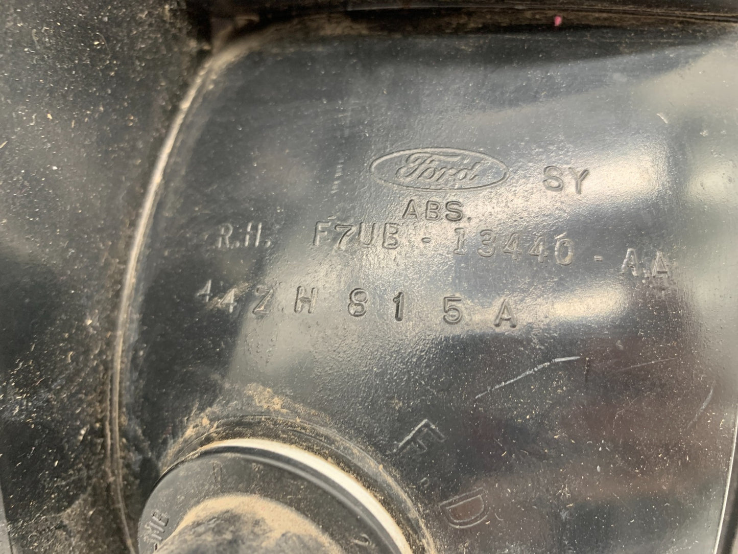 1995-2002 Ford E150 Passenger Tail Light Taillight Lamp OEM