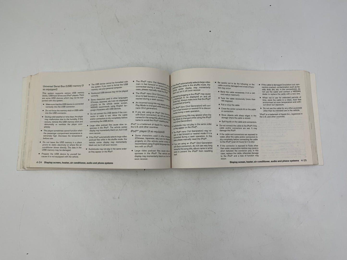 2011 Nissan Versa Owners Manual OEM A02B22035