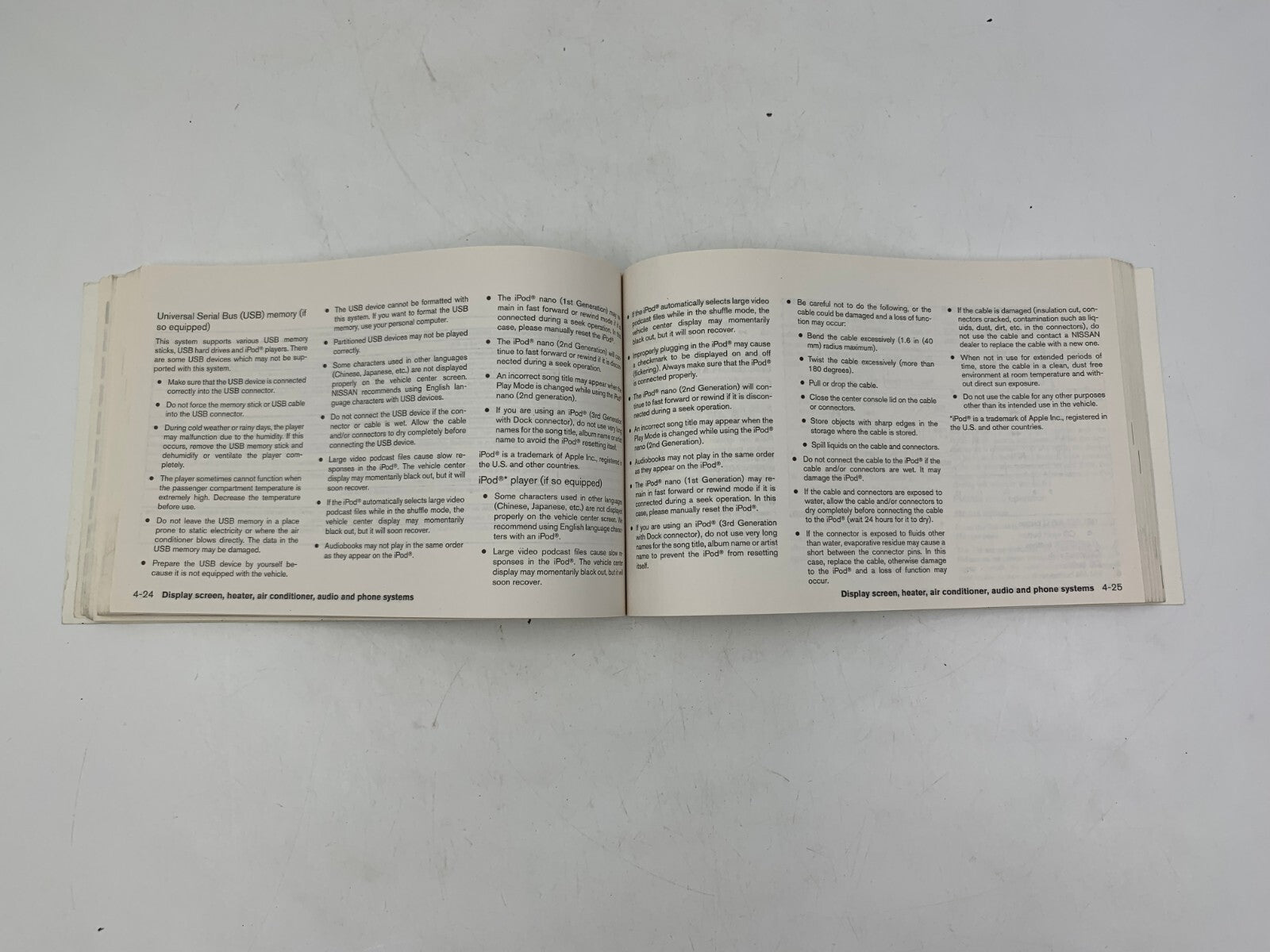 2011 Nissan Versa Owners Manual OEM A02B22035