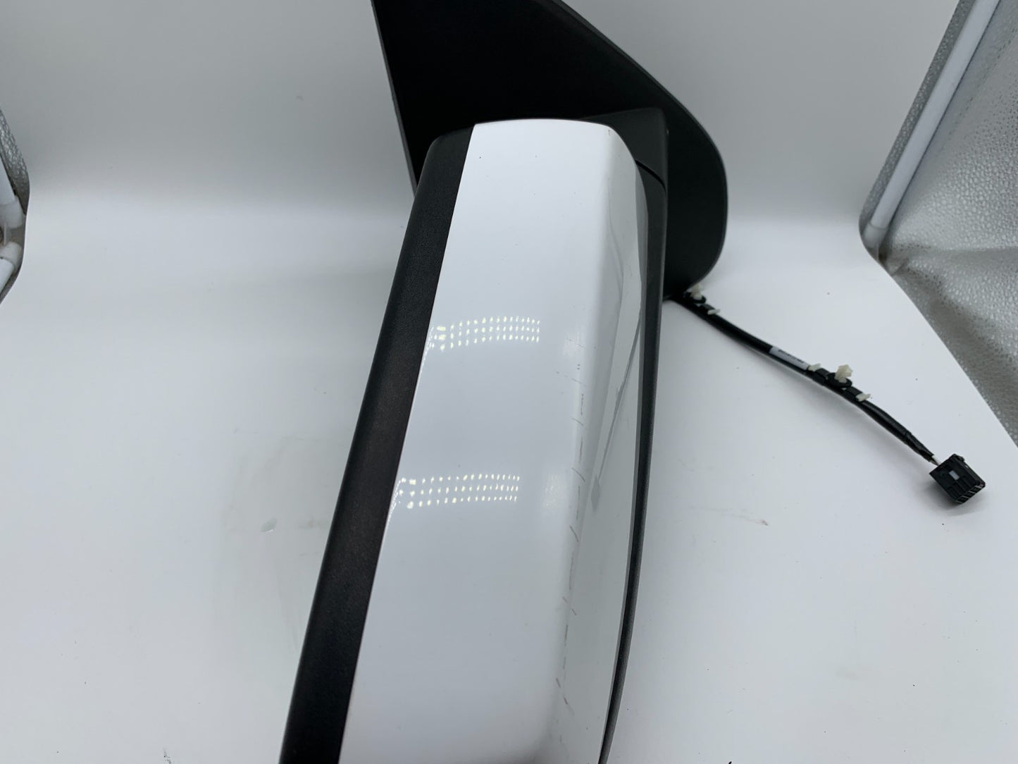 2014-2019 Chevrolet Silverado 1500 Passenger Side Power Door Mirror C03B52001