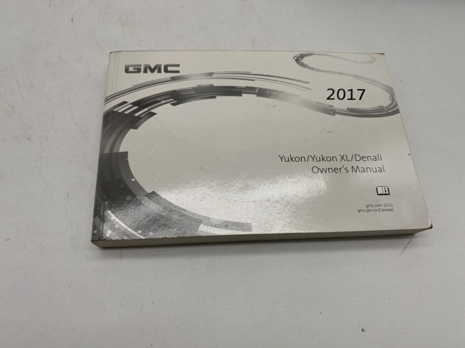 2017 GMC Yukon Yukon XL Denali Owners Manual Set with Case OEM D03B68004